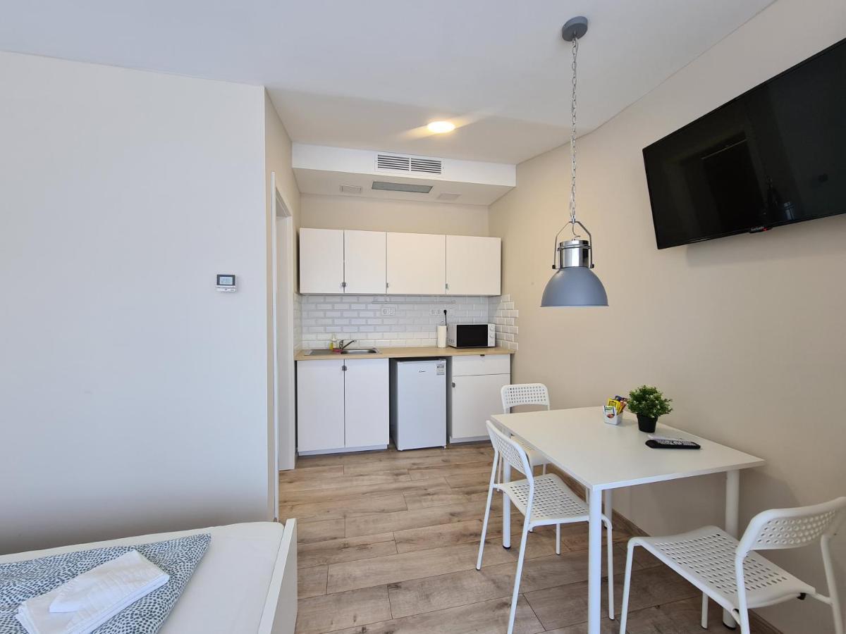 Oet Fenyo Apartmanhaz Сиофок Екстериор снимка