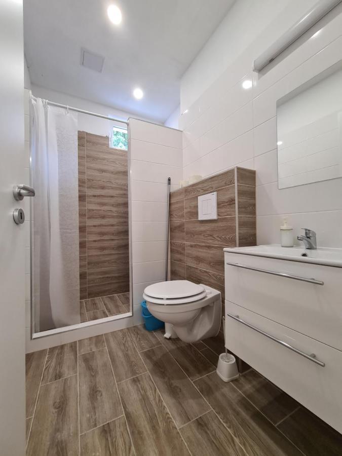 Oet Fenyo Apartmanhaz Сиофок Екстериор снимка