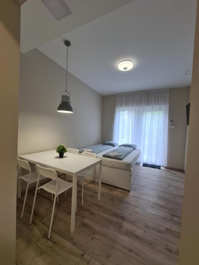 Oet Fenyo Apartmanhaz Сиофок Екстериор снимка