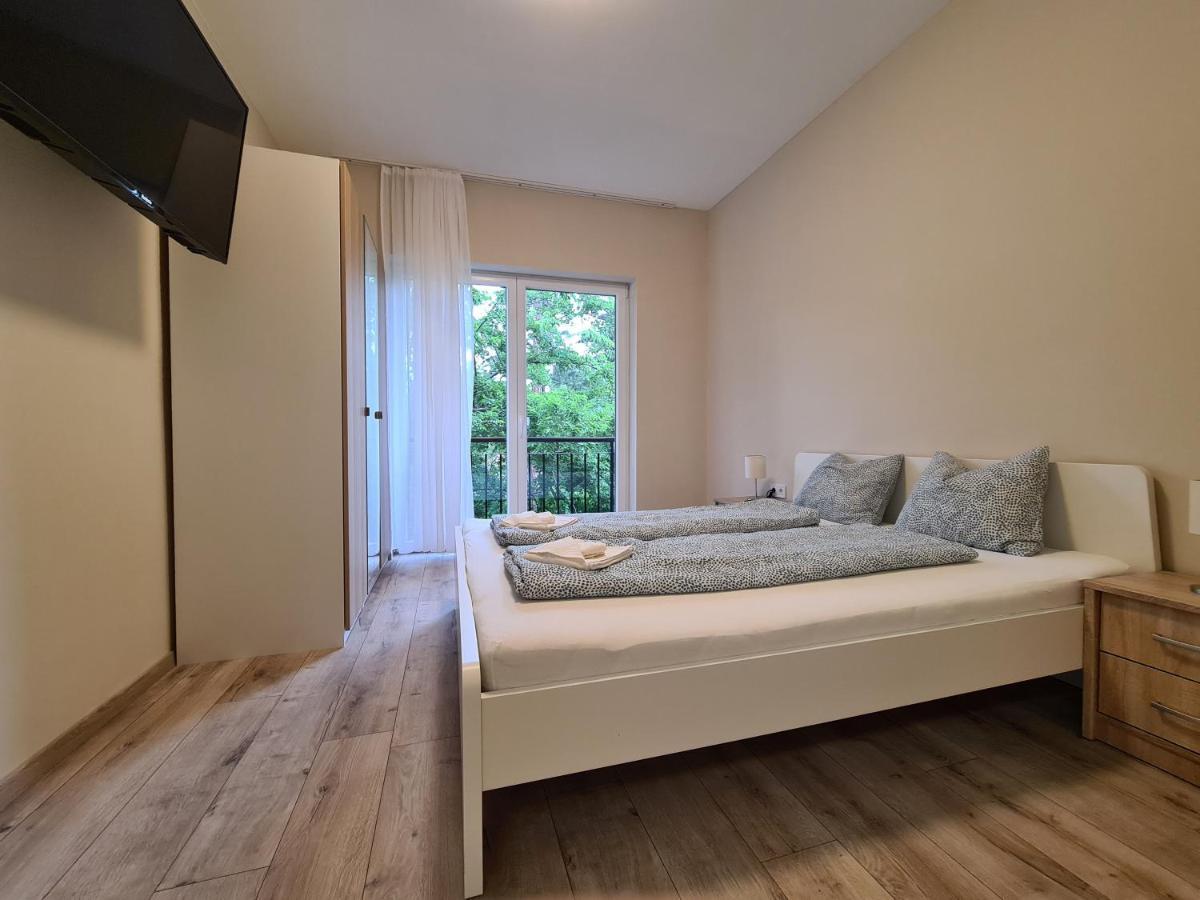 Oet Fenyo Apartmanhaz Сиофок Екстериор снимка