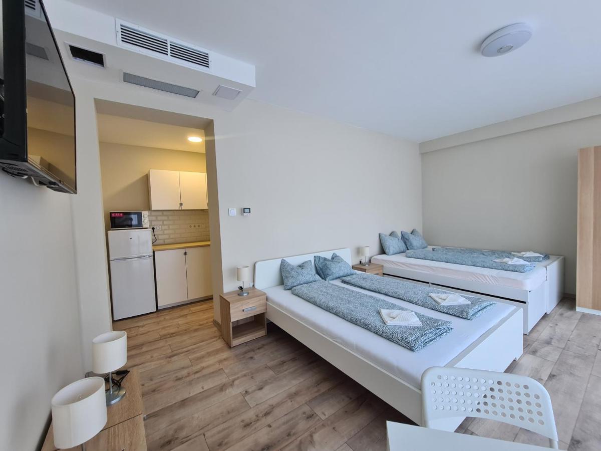 Oet Fenyo Apartmanhaz Сиофок Екстериор снимка