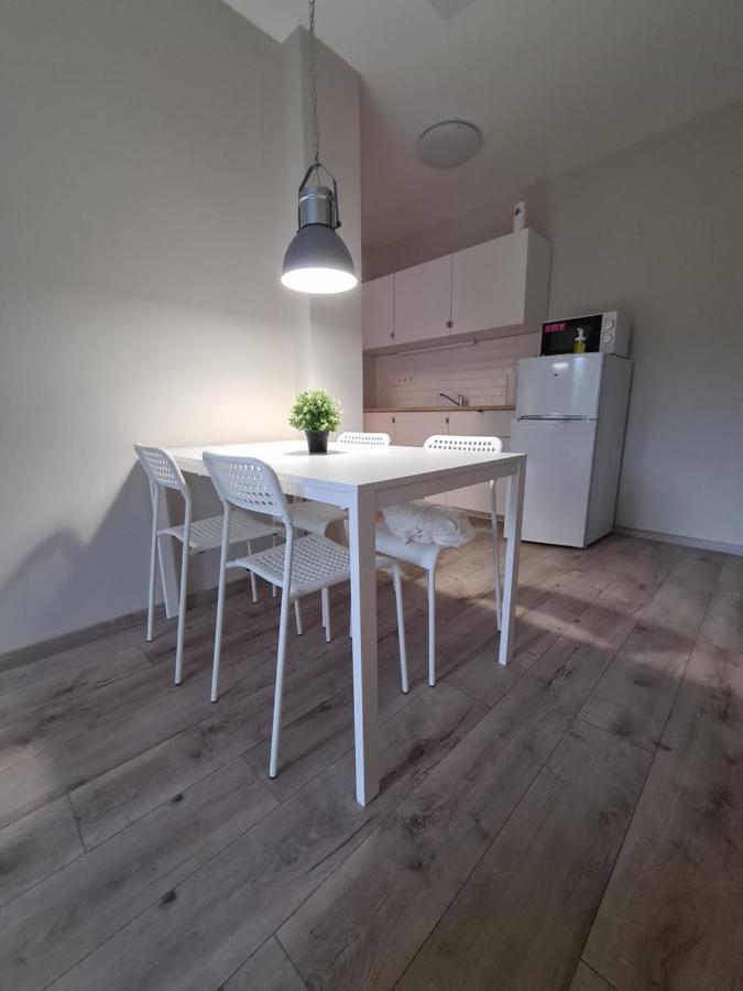 Oet Fenyo Apartmanhaz Сиофок Екстериор снимка