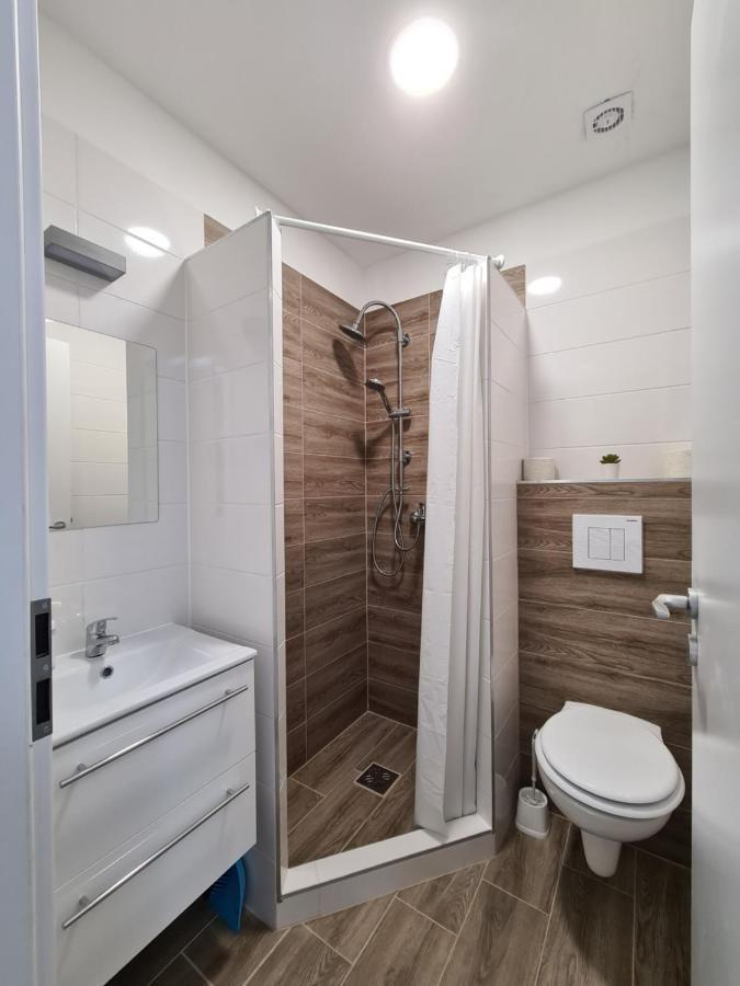 Oet Fenyo Apartmanhaz Сиофок Екстериор снимка